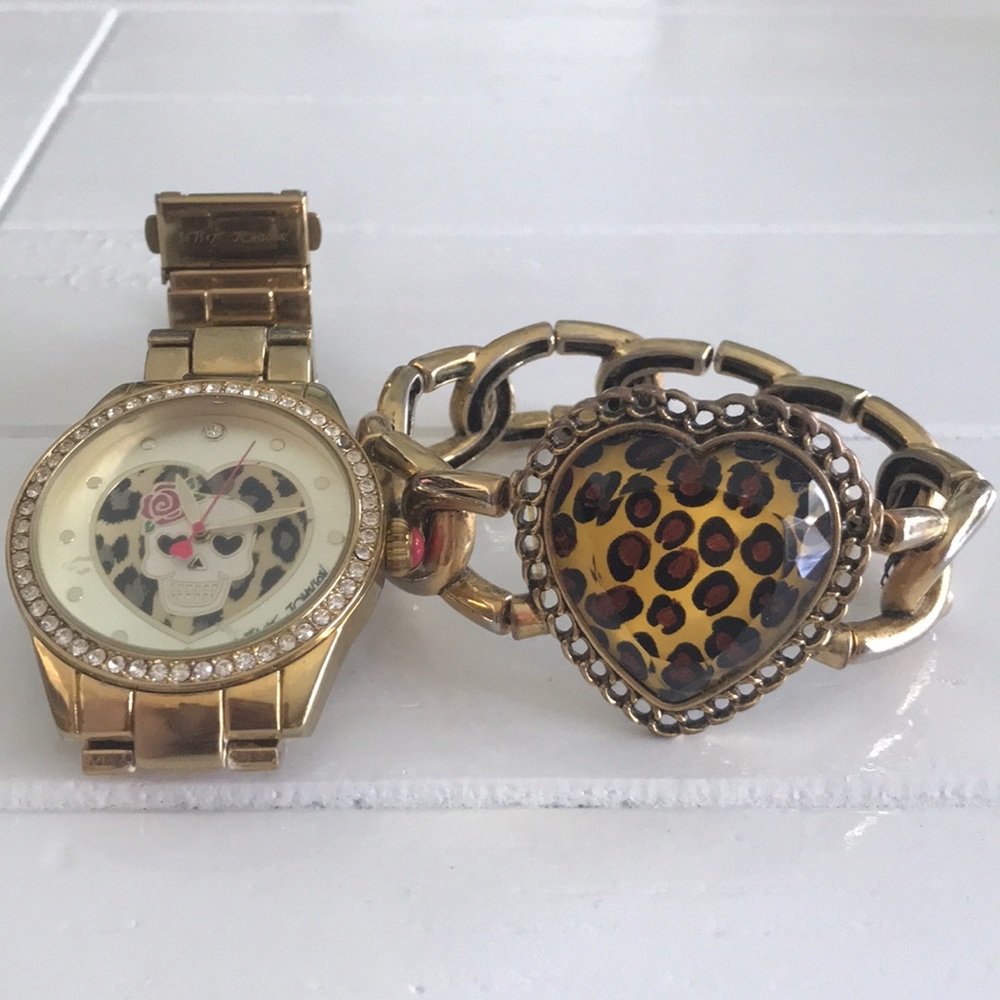 Gold Betsey Johnson leopard heart bracelet